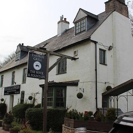 Rock And Fountain Hotel Newport  Exterior foto